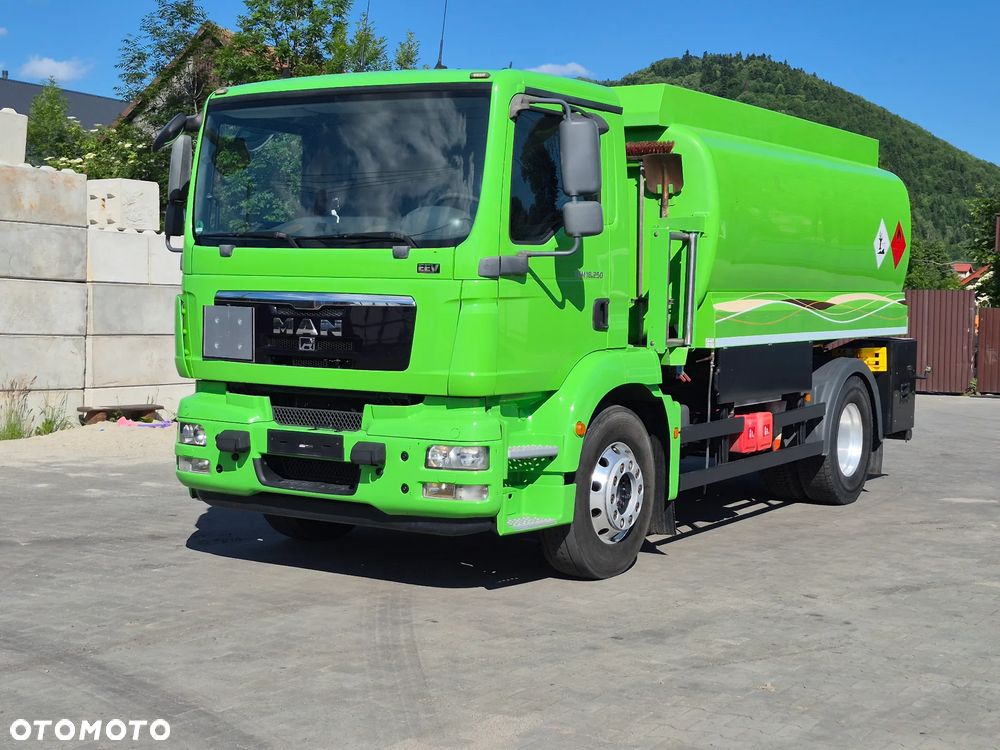 MAN AUTOCYSTERNA MAN TGM18250 - 4