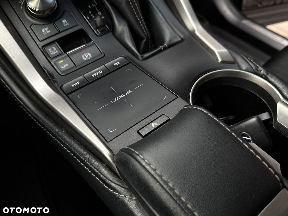 Lexus NX 300h Elegance AWD - 26