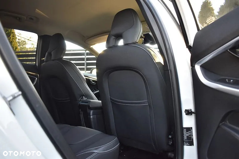 Volvo V40 T2 Geartronic Momentum - 22