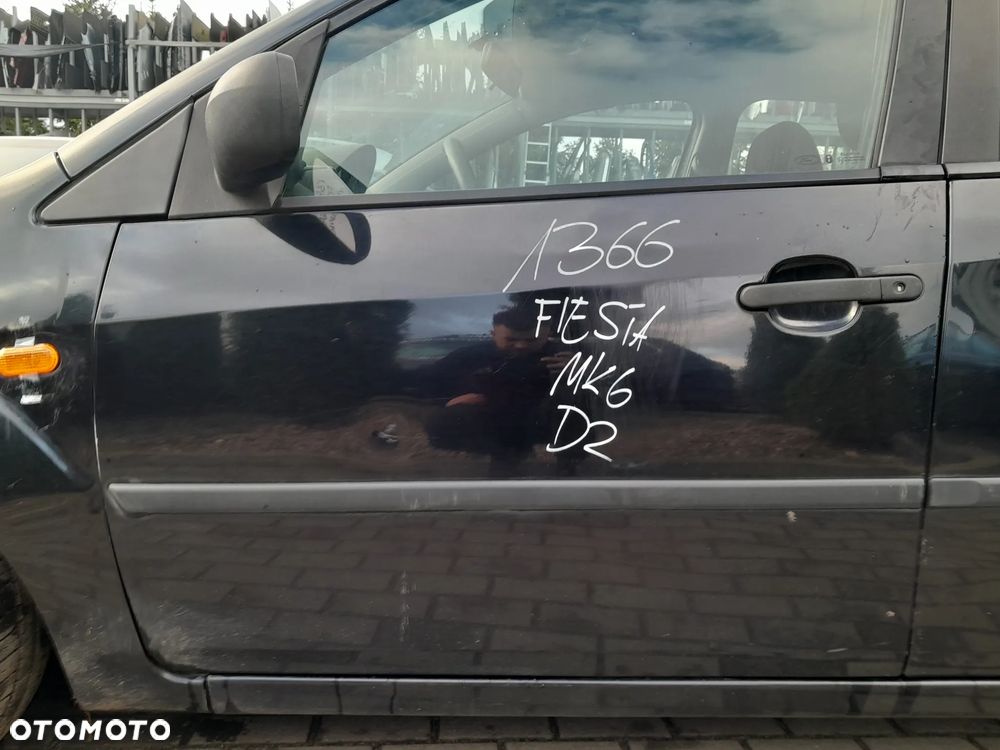 FORD FIESTA MK6 DRZWI LEWE PRZEDNIE LEWY PRZÓD KOLOR: D2 - 1