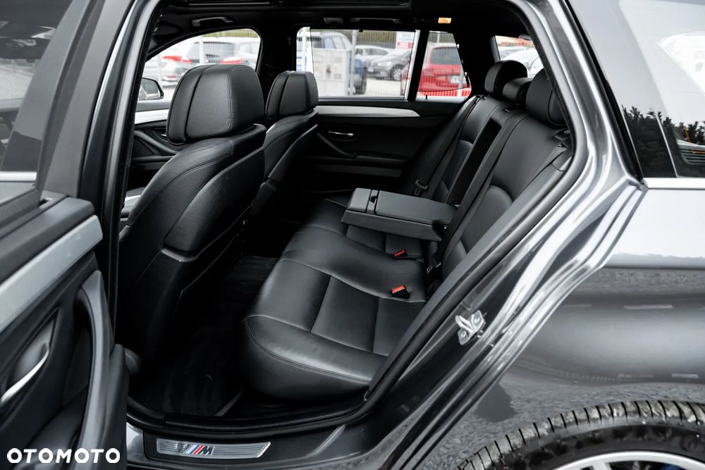 BMW Seria 5 535i xDrive Sport-Aut Luxury Line - 20