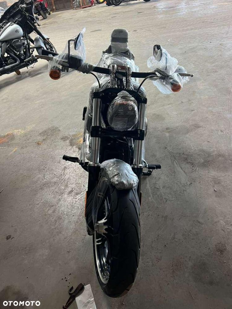 Harley-Davidson Softail Breakout - 4