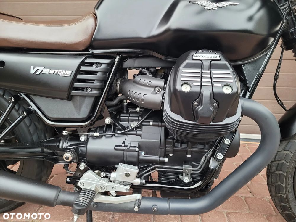 Moto Guzzi V7 - 8
