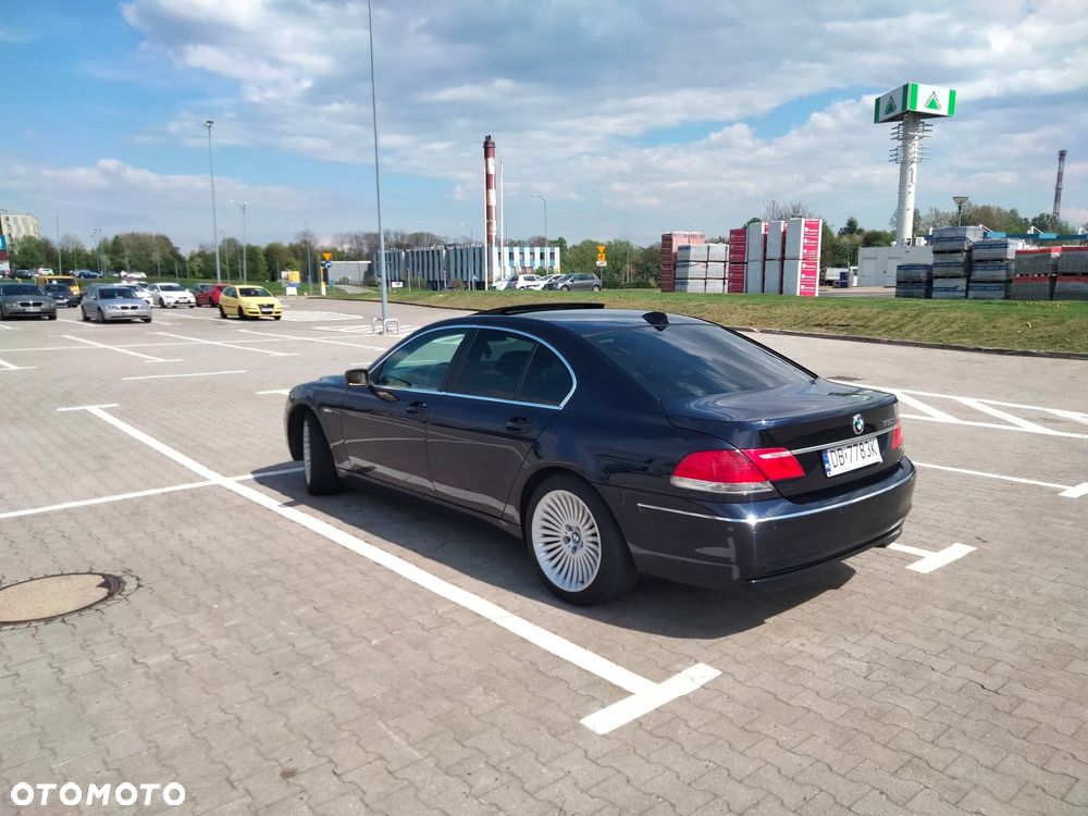 BMW Seria 7 750i - 6