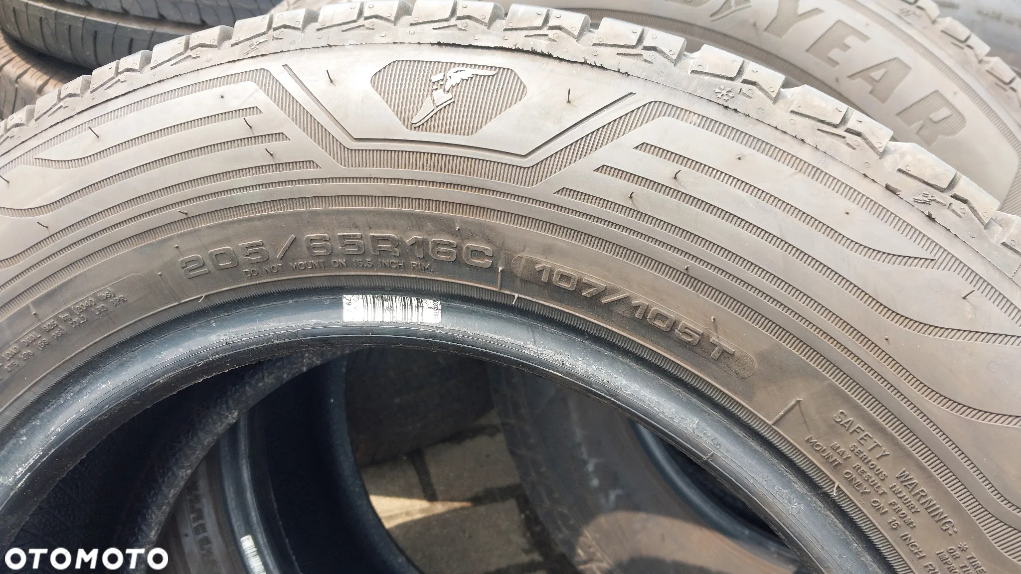 Para opon  Goodyear Vector 4Seasons Cargo 205/65 R16 107 T C - 6