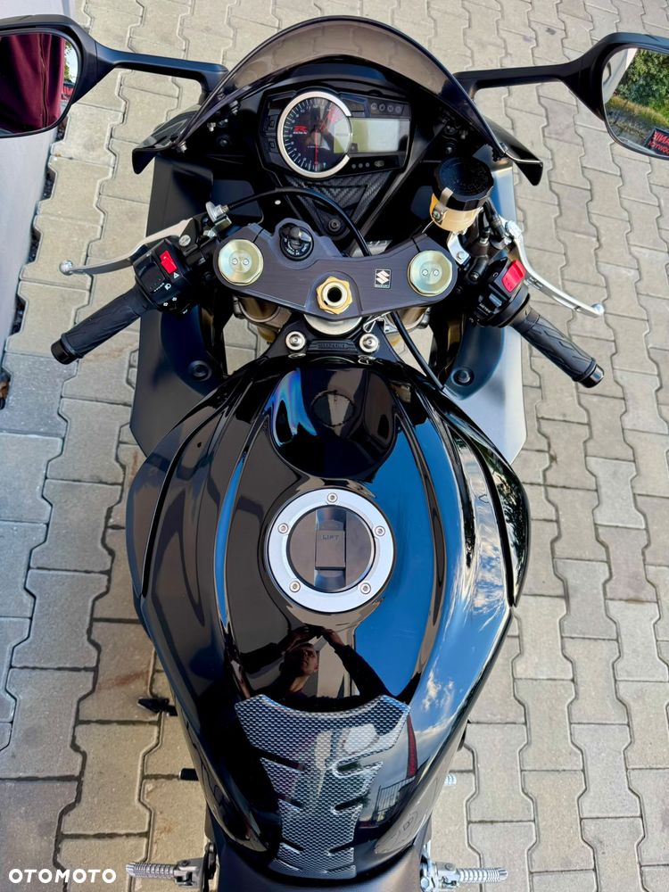 Suzuki GSX-R - 16