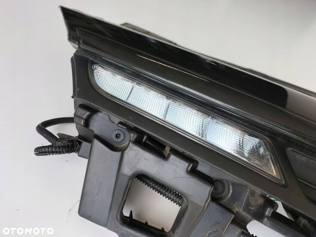 GRILL ATRAPA CHŁODNICY KRATKA LED RENAULT CLIO IV 12R- 628101467R - 8