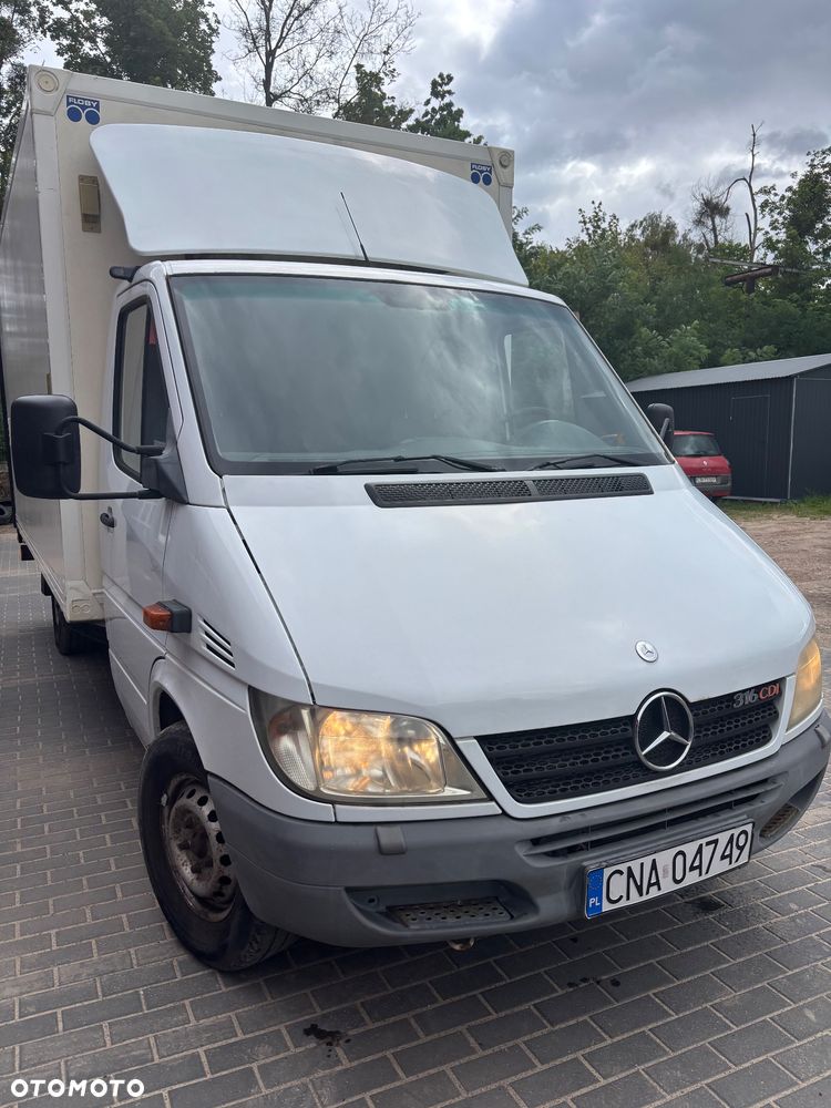 Mercedes-Benz Sprinter - 12