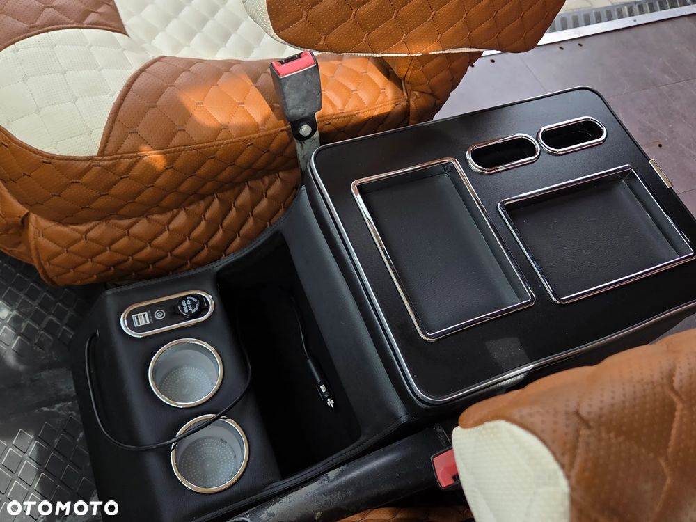 Mercedes-Benz Sprinter - 28