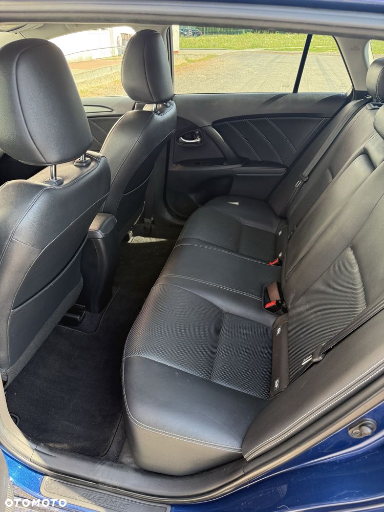 Toyota Avensis - 8