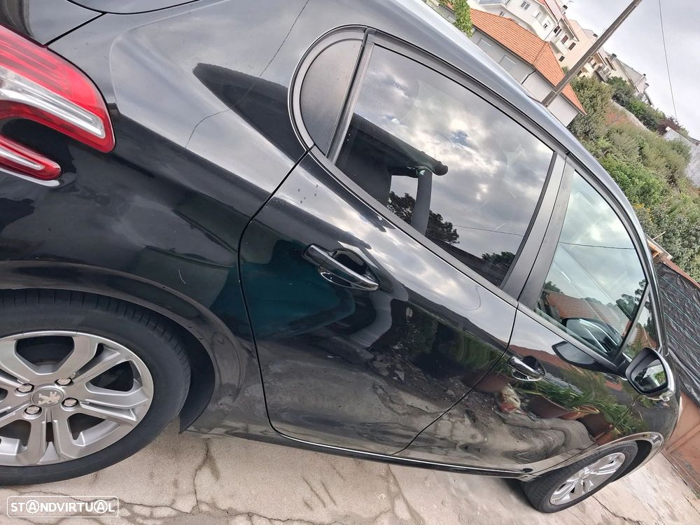 Peugeot 208 1.2 VTi SE Style - 8