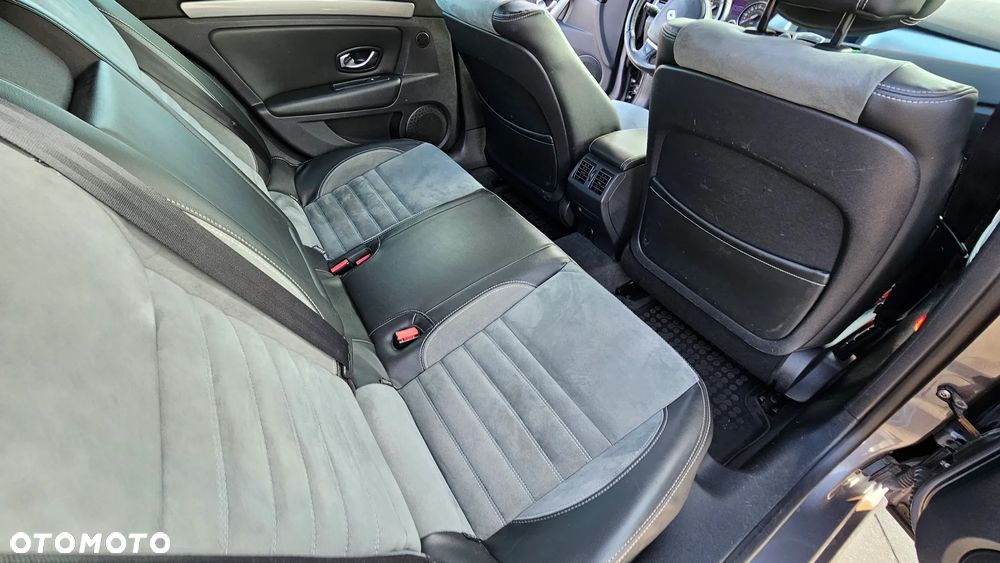 Renault Laguna 2.0 DCi GT 4WS - 33