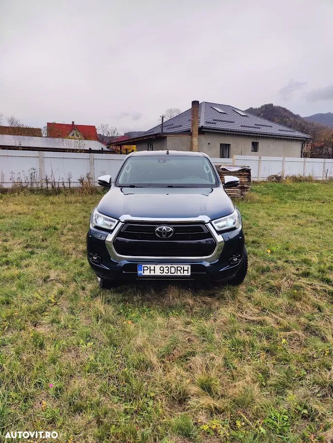 Toyota Hilux 4x4 Double Cab Executive - 2