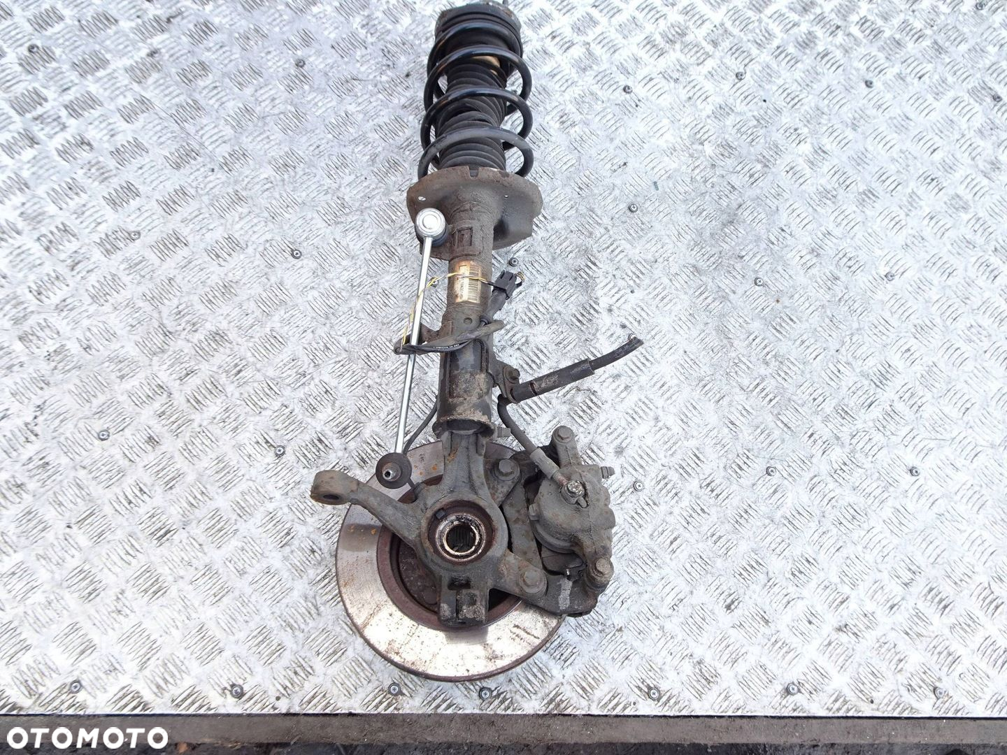 Zwrotnica kolumna LEWA Ford Fiesta MK7 1.4 TDCI - 5
