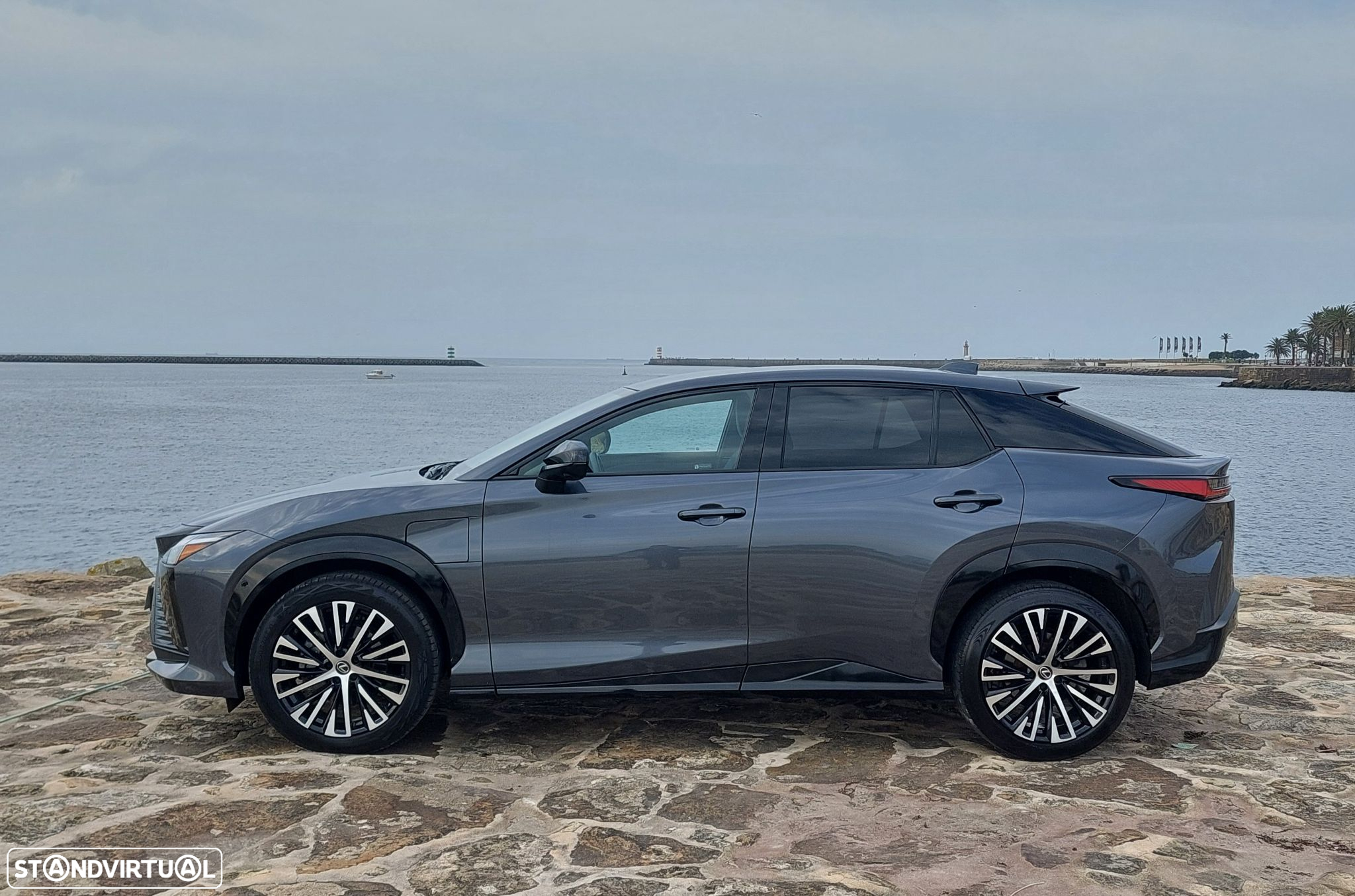 Lexus RZ 450e Luxury - 5