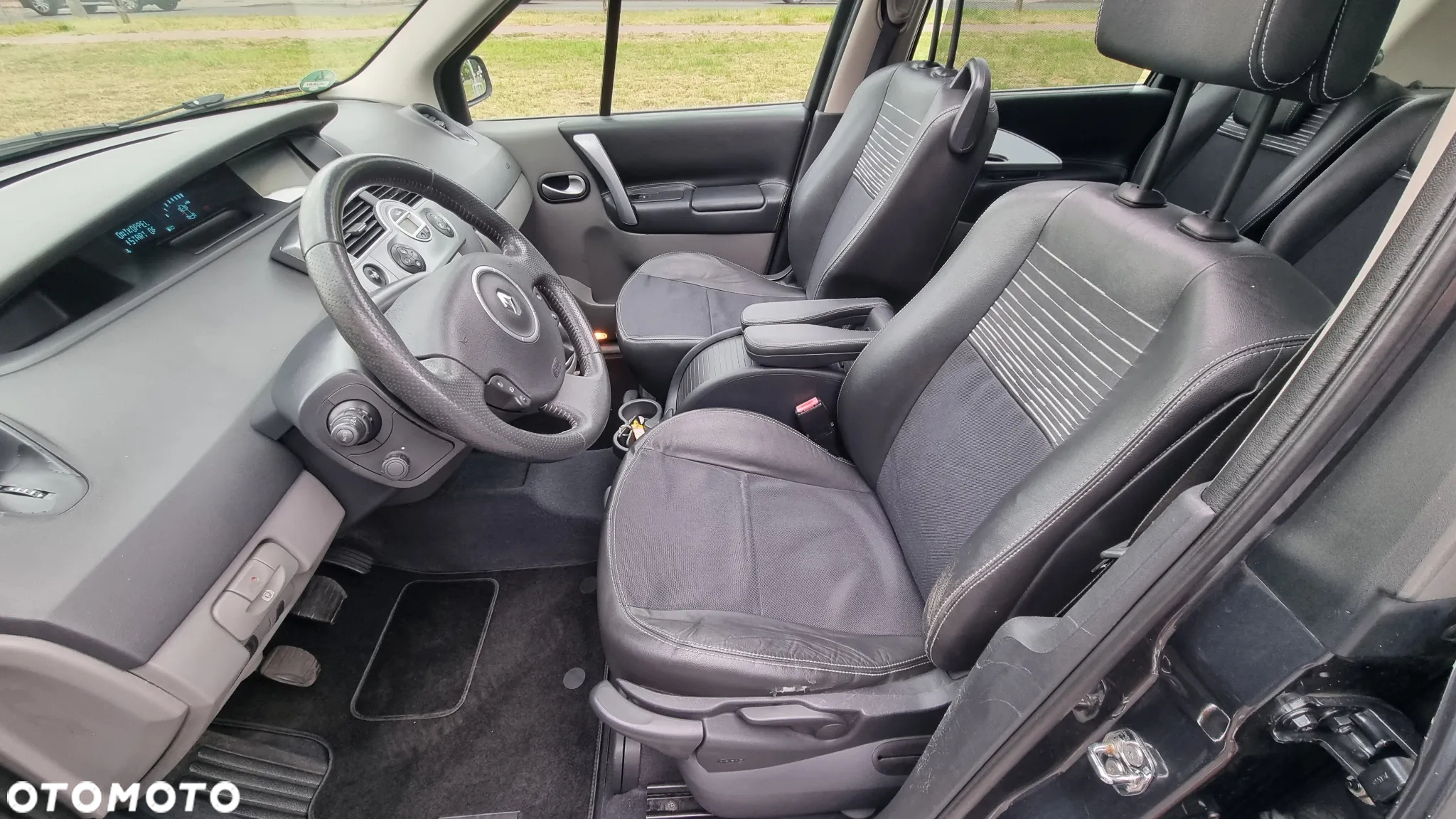 Renault Grand Scenic 2.0 16V Privilege - 13