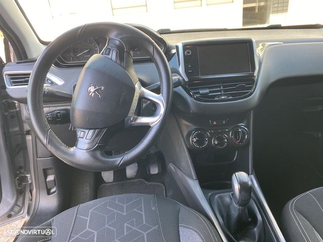 Peugeot 2008 1.2 PureTech Style - 6