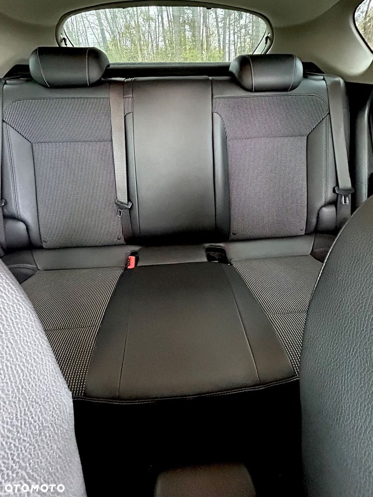 Opel Astra 1.6 T Cosmo - 8