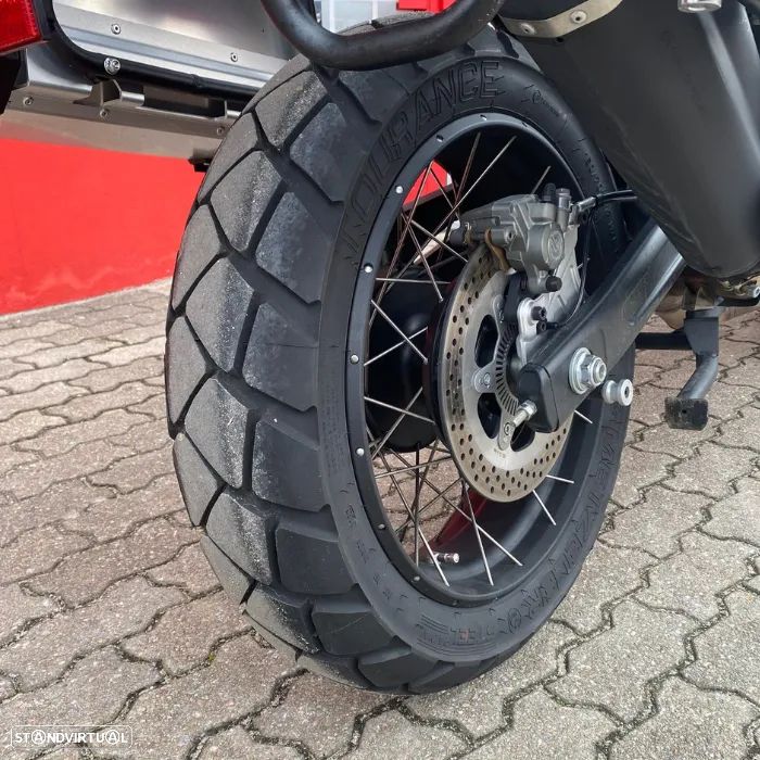 QJ Motor SRT 600SX com 6 anos de garantia + kit de malas original - 11