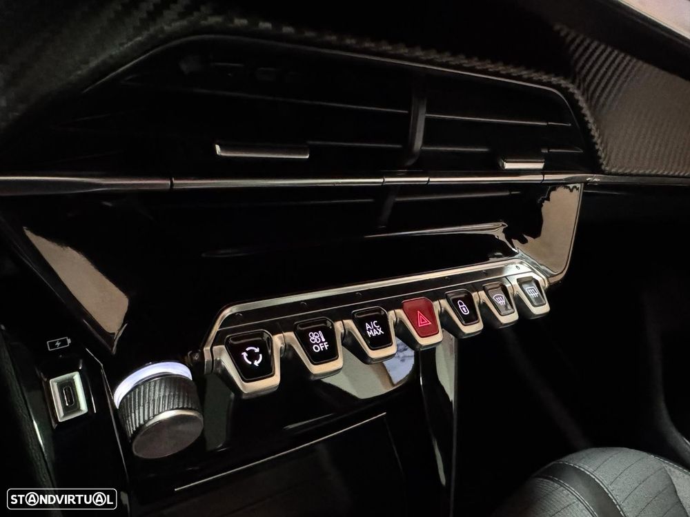 Peugeot 208 - 4