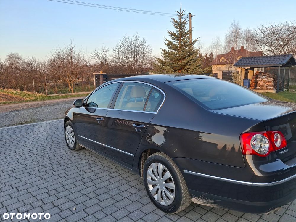 Volkswagen Passat 2.0 TDI Comfortline - 13