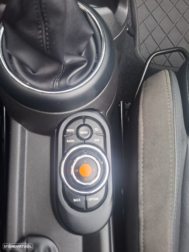 MINI Cabrio Cooper Essential - 34