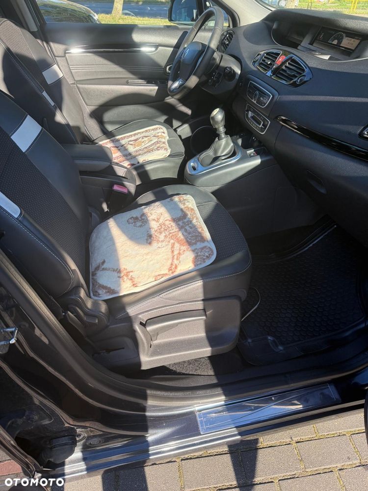 Renault Grand Scenic - 13