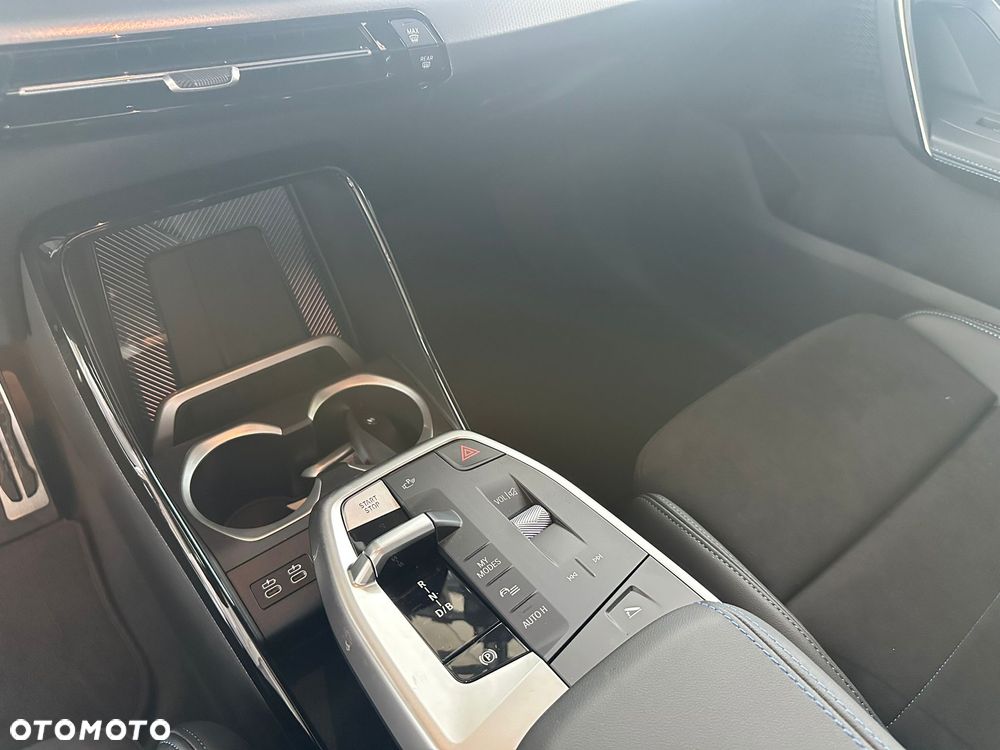 BMW iX2 eDrive20 66.5kWh M Sport Edition - 20
