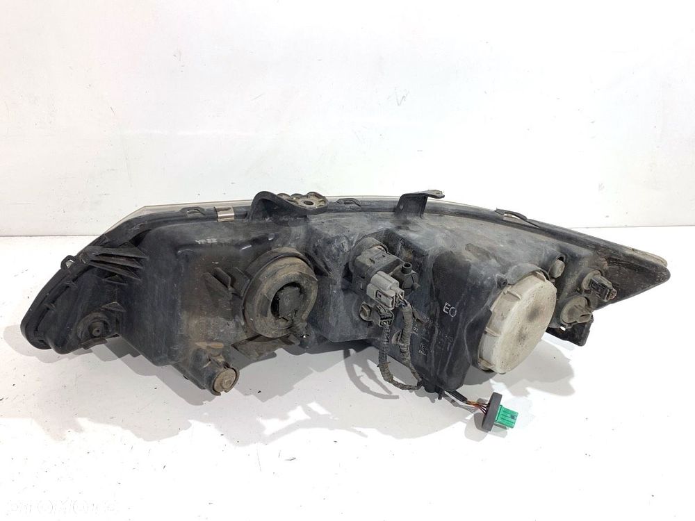 REFLEKTOR PRAWY PRZÓD XENON  HONDA ACCORD VII (CL, CN) 2003 - 2012 2.2 i-CTDi (CN1) 103 kW [140 KM] - 2