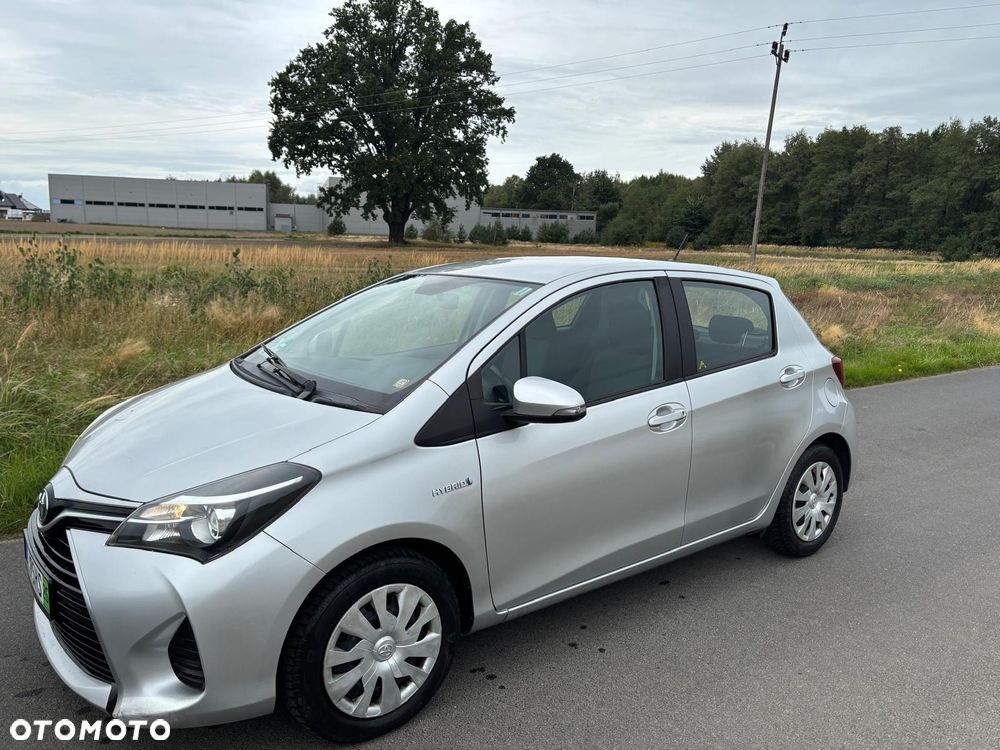 Toyota Yaris 2017 photo 2