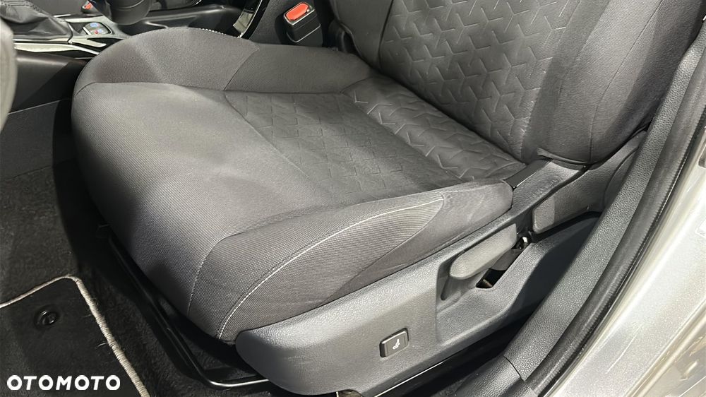 Toyota Corolla 1.8 Hybrid GPF Comfort - 18