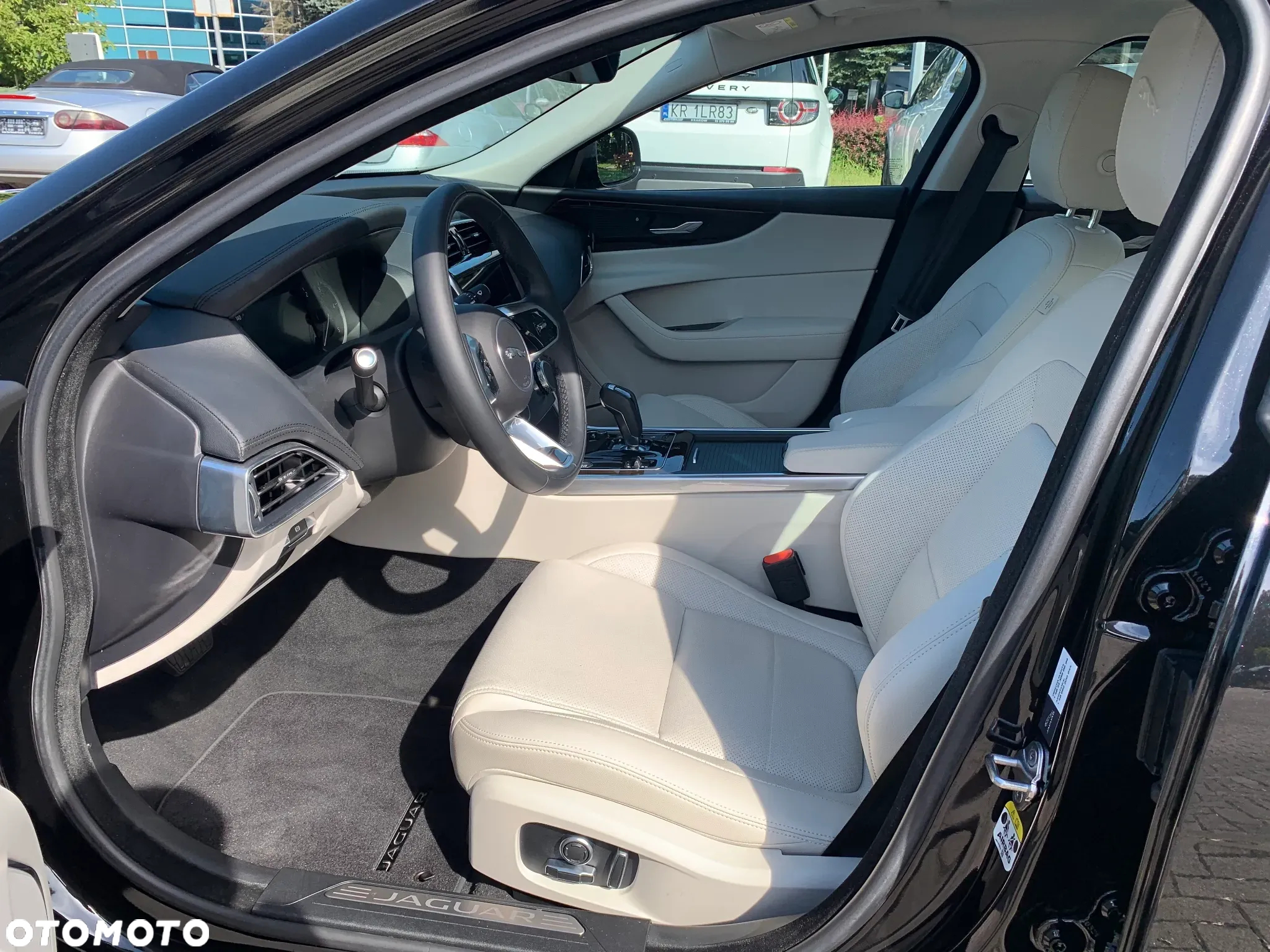 Jaguar XE 2.0 D200 mHEV R-Dynamic Black - 12