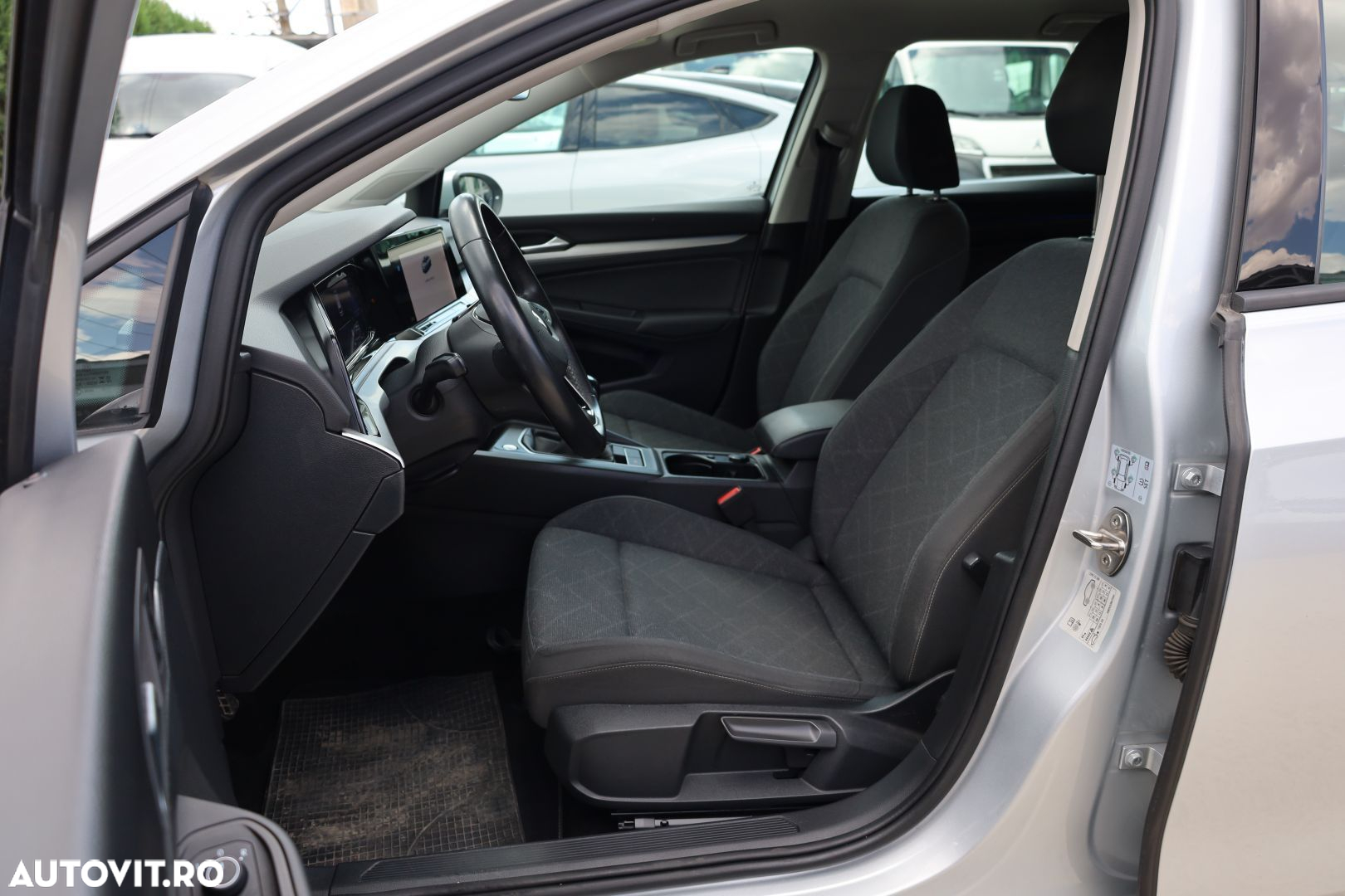 Volkswagen Golf 2.0 TDI Life - 11