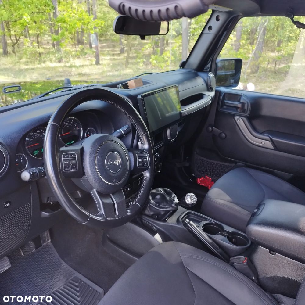 Jeep Wrangler - 8