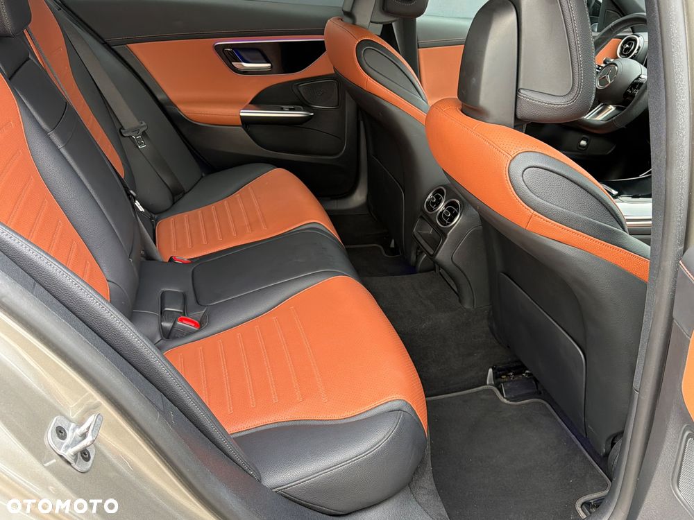 Mercedes-Benz Klasa C 300 d 9G-TRONIC AMG Line - 26