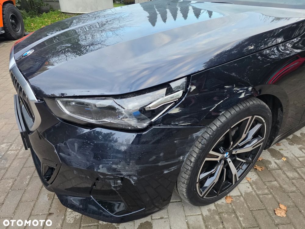 BMW 5 Series 2024 photo 2