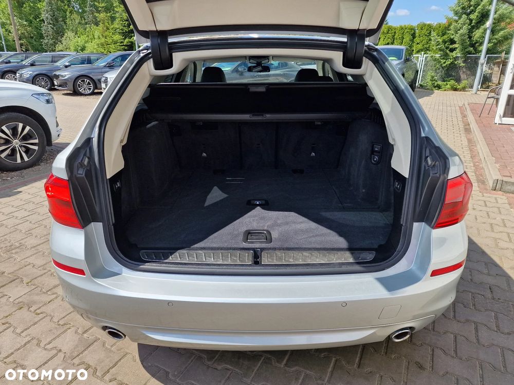 BMW Seria 5 518d - 16
