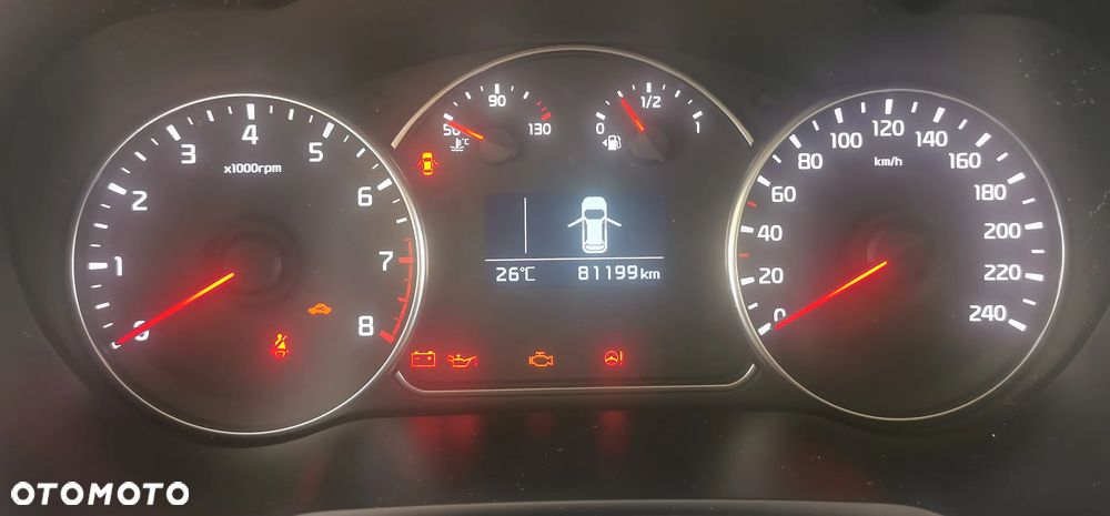 Kia Carens - 23