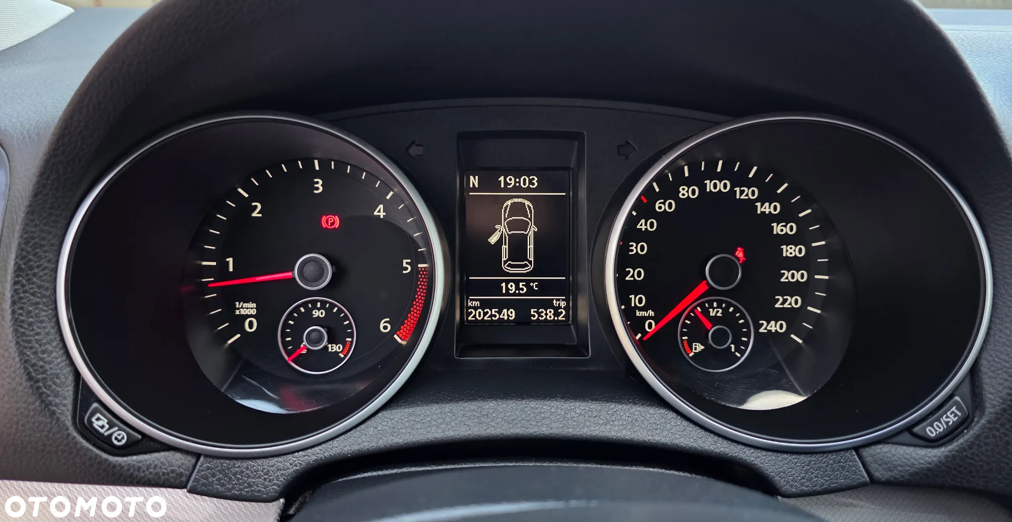 Volkswagen Golf 2.0 TDI DPF MATCH - 20