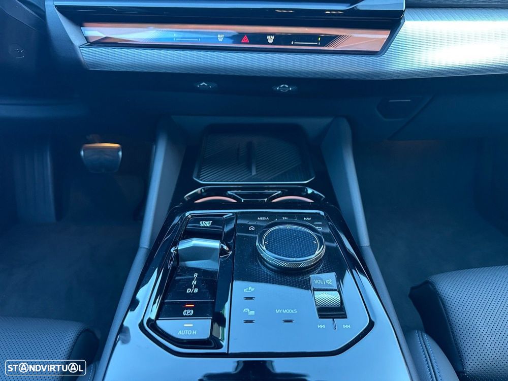 BMW i5 eDrive40 Pack Desportivo M - 11