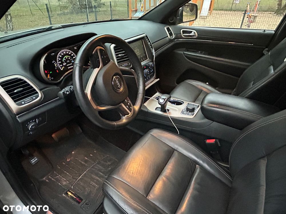 Jeep Grand Cherokee - 10