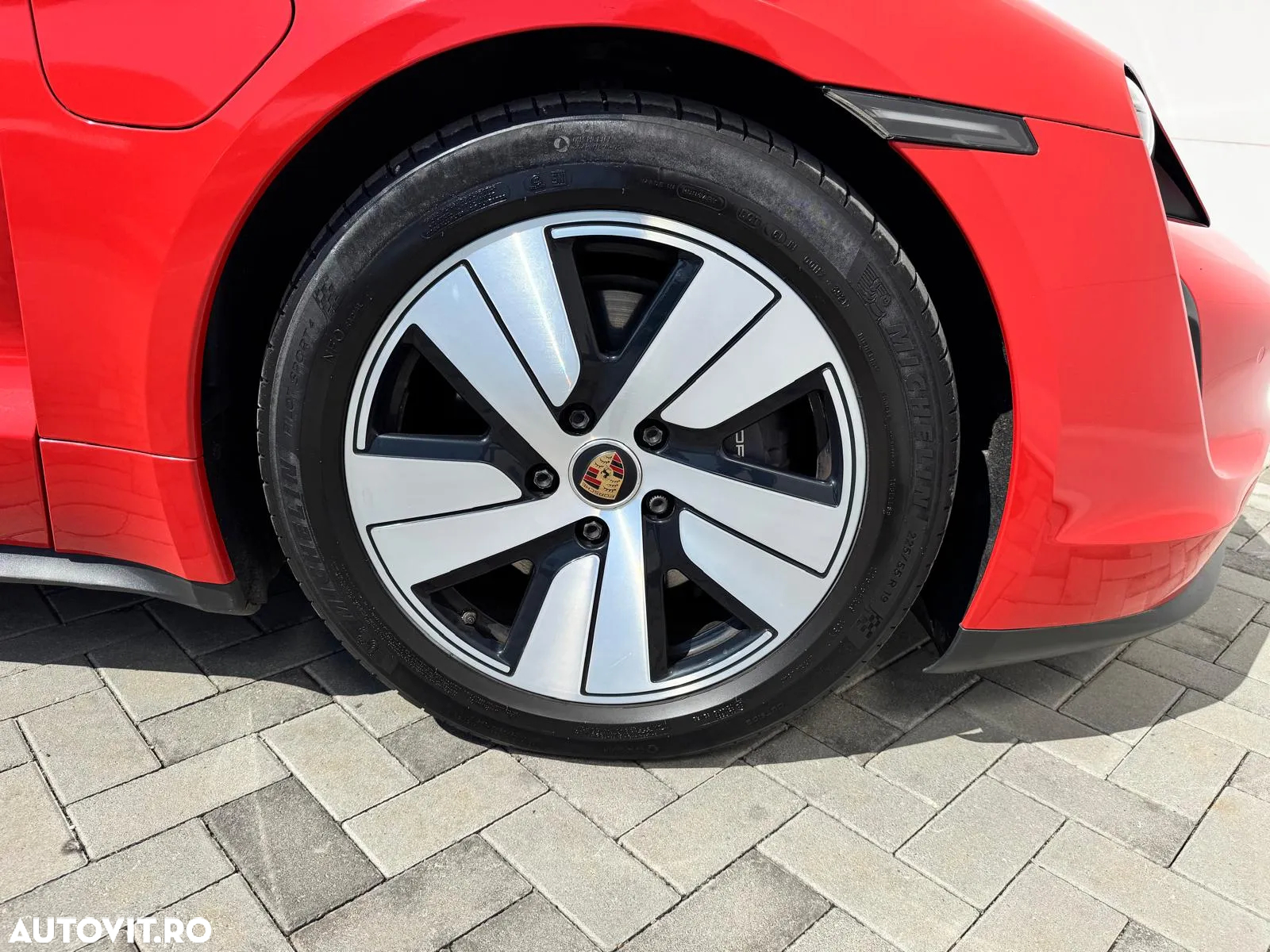 Porsche Taycan Standard - 6