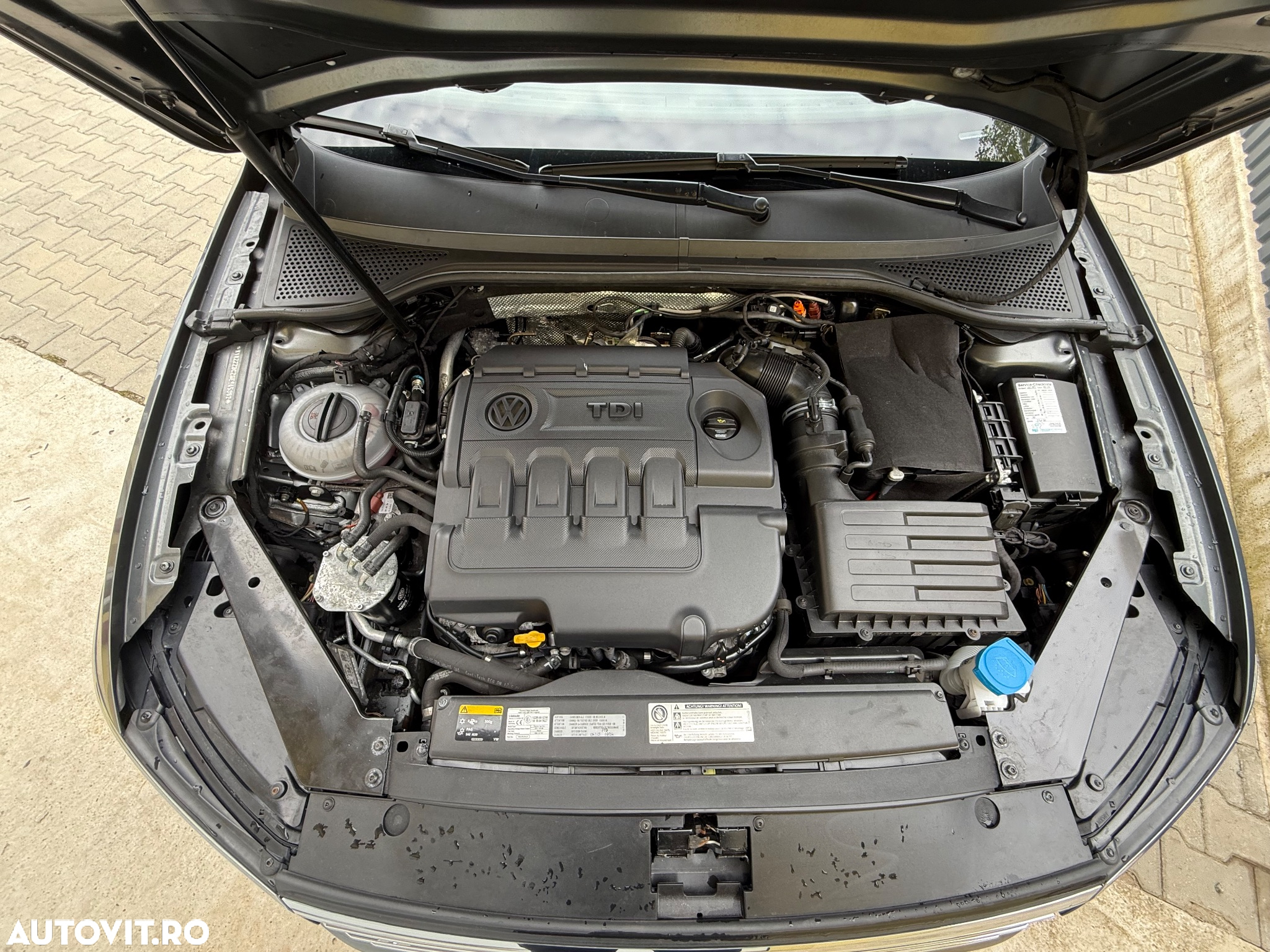 Volkswagen Passat 2.0 TDI DSG Highline - 40