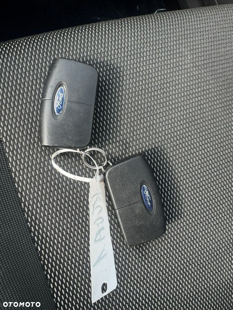 Ford Kuga - 22