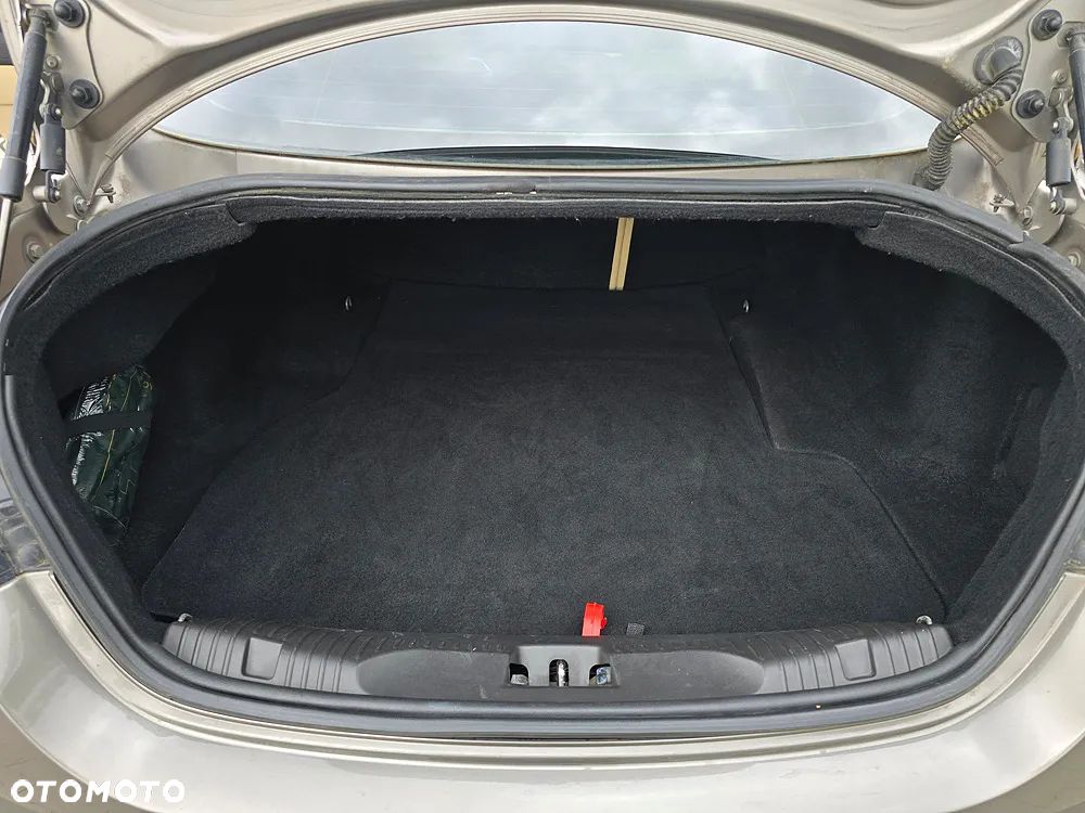 Jaguar XF 2.2 D Premium Luxury - 30