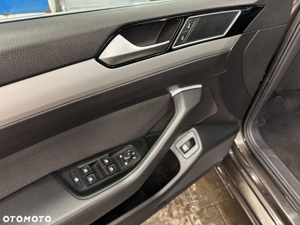 Volkswagen Passat - 22