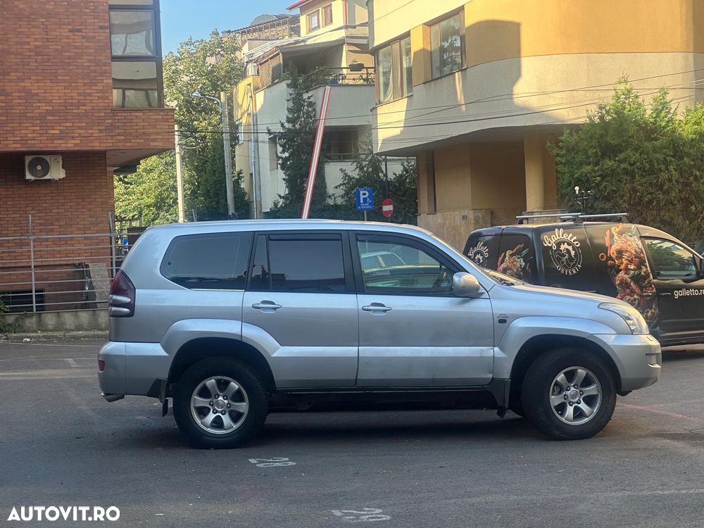 Toyota Land Cruiser 3.0 TD-4D Aut VX - 3