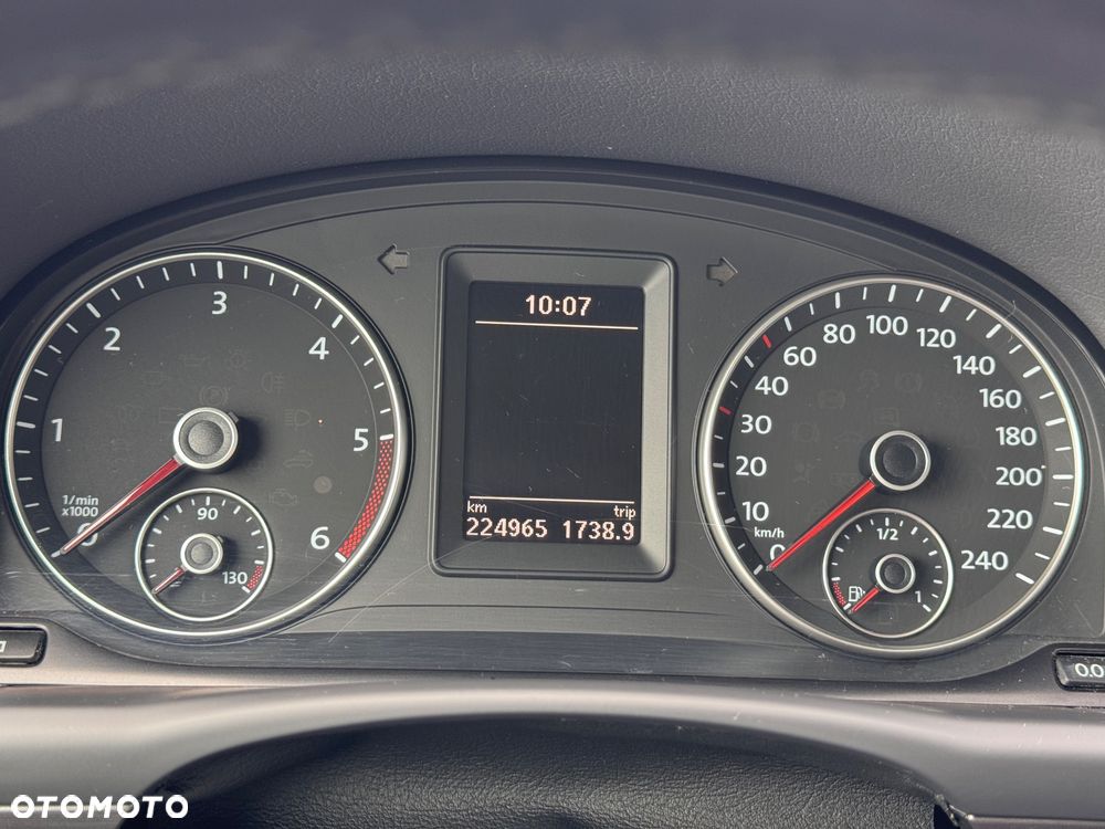 Volkswagen Touran 1.6 TDI DPF Trendline - 9