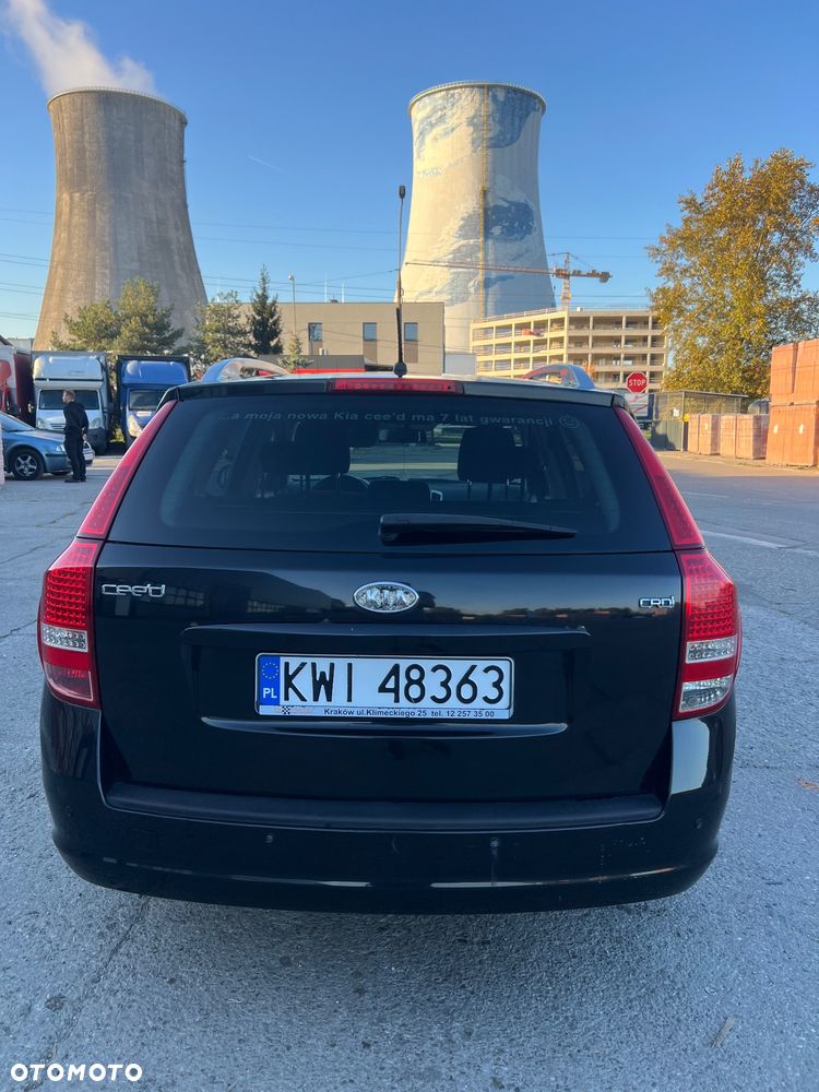 Kia Ceed - 4