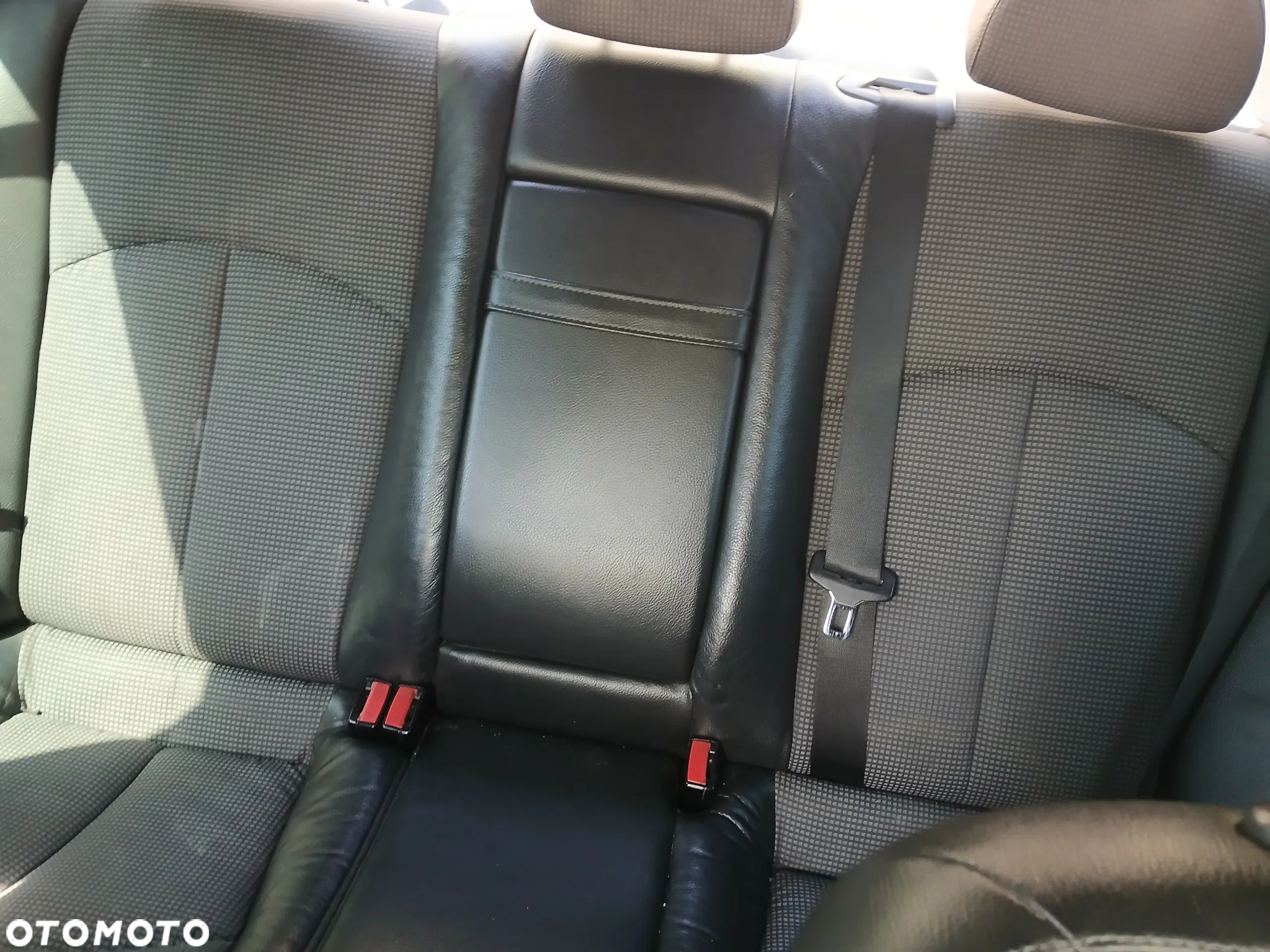 mercedes benz W211 E270 185 fotel fotele kanapa deska kokpit podsufitka boczek boczki klamka - 7